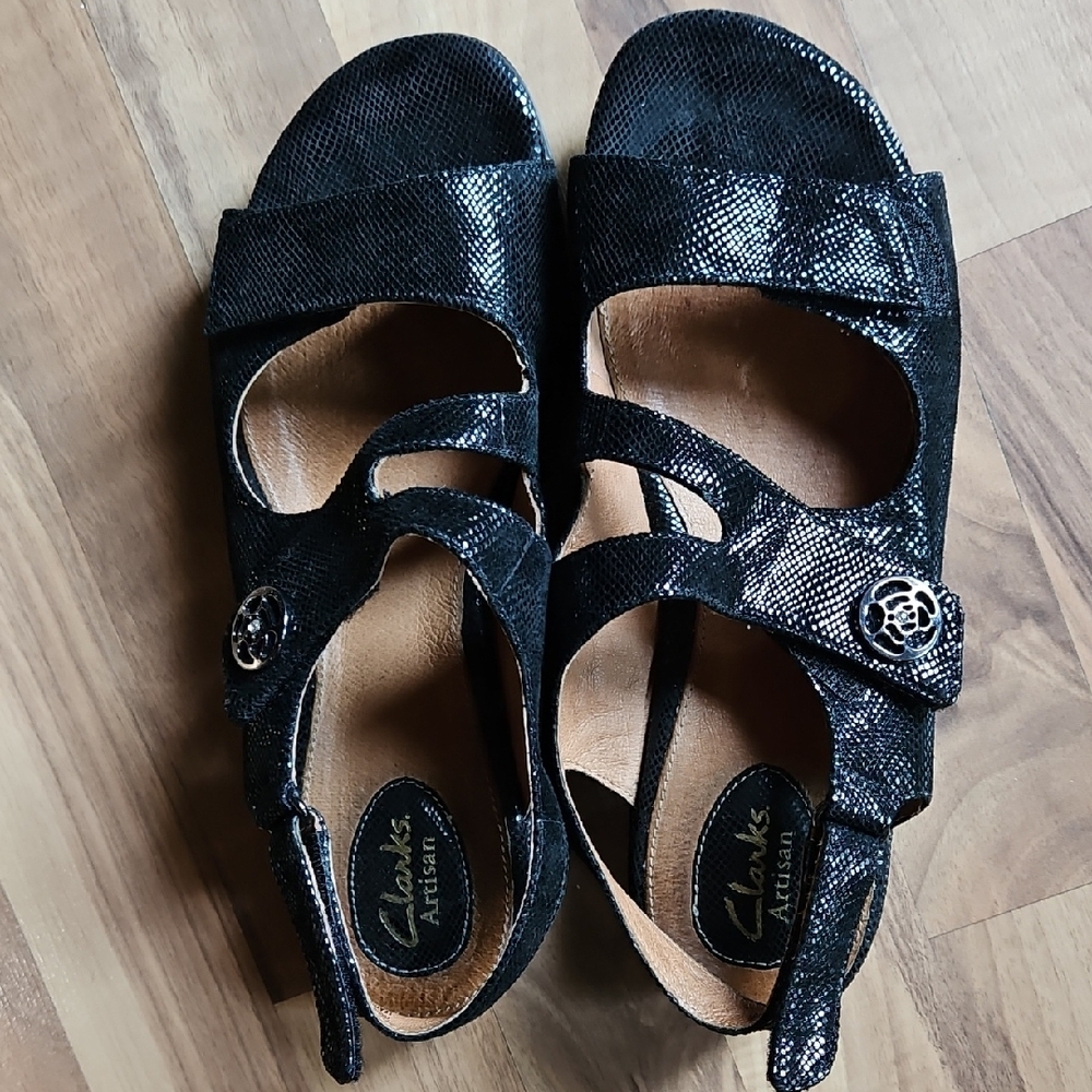 Clarks Black Sandals with Velcro Straps, Vintage, Super Comfy, Size 8.5